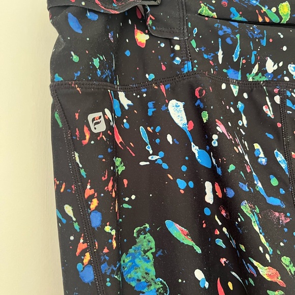 Fabletics Quinn Crop in Black Spectra Splash Paint Splatter Size XXL - Picture 3 of 11